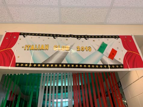 Italian Club hallway decorations resembled all parts of the Italian flag.