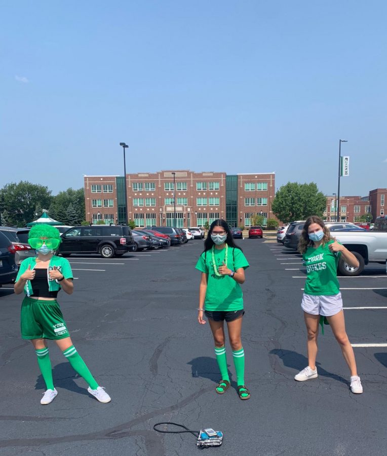 Student Council members prepare to greet freshmen on their first day of school. Aug. 24, 2020.