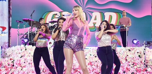 Taylor Swift performs her first self-owned album “Lover” on ABC’s “Good Morning America” in the summer of 2019. The album, which sold 3.2 million copies, was the world’s best-selling studio album last year. 