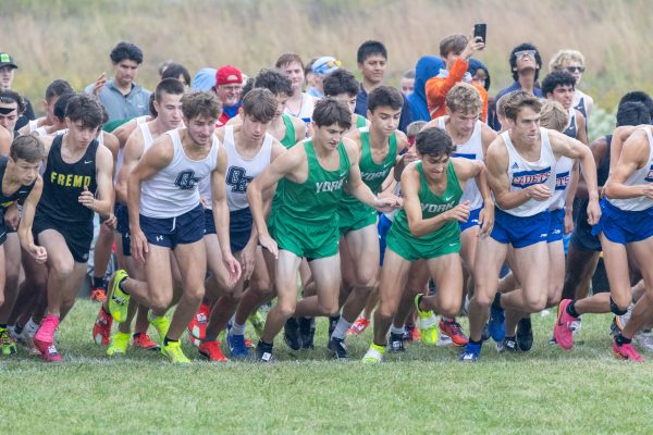 Breakaway! Varsity runners start strong in the “Meet of Champions”, the Palatine Invitational on 9/28. This conference meet is a turning point for the cross country season and it’s paramount that our runners give it their all.